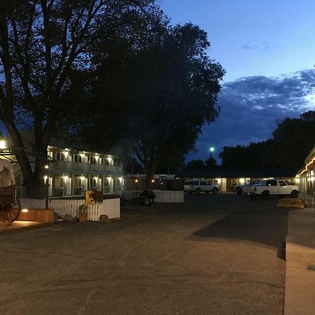 The Ol' Wyoming Motel ริเวอร์ตัน ภายนอก รูปภาพ