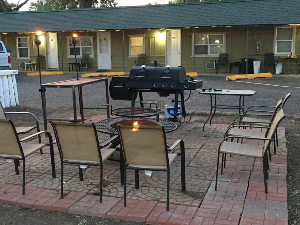 The Ol' Wyoming Motel ริเวอร์ตัน ภายนอก รูปภาพ