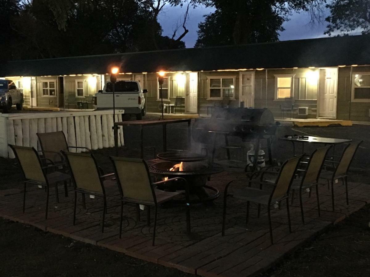The Ol' Wyoming Motel ริเวอร์ตัน ภายนอก รูปภาพ