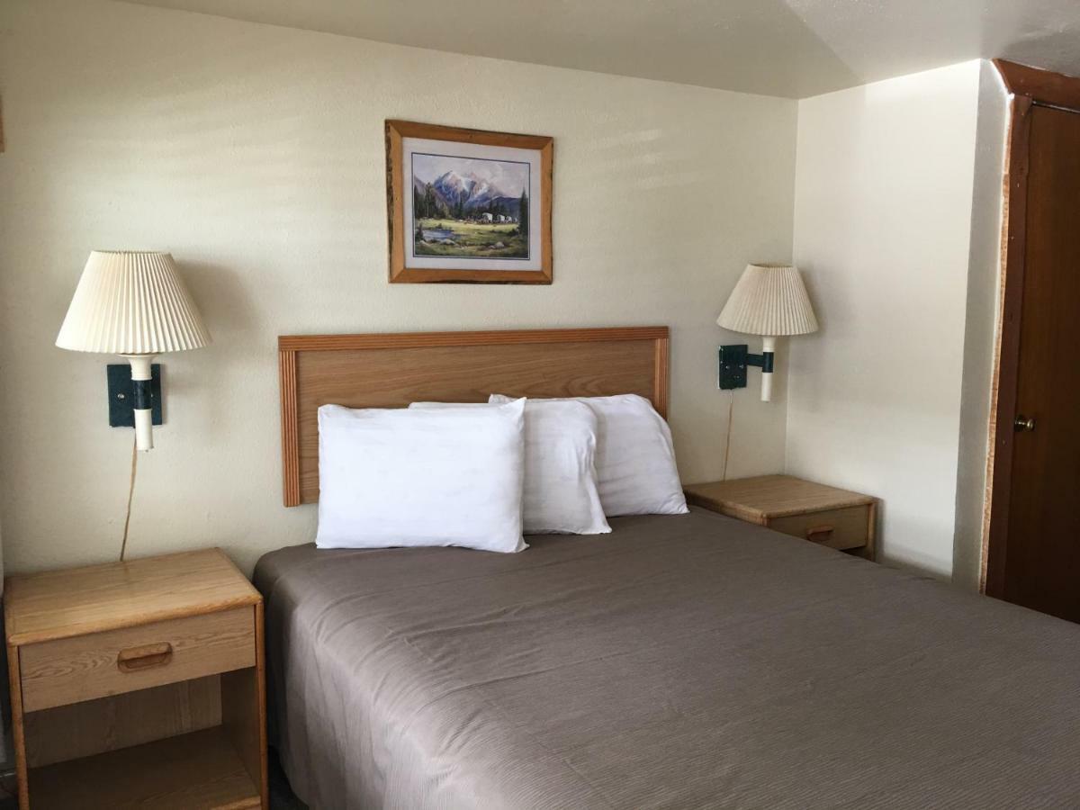 The Ol' Wyoming Motel ริเวอร์ตัน ภายนอก รูปภาพ