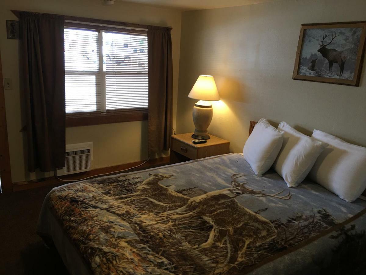 The Ol' Wyoming Motel ริเวอร์ตัน ภายนอก รูปภาพ